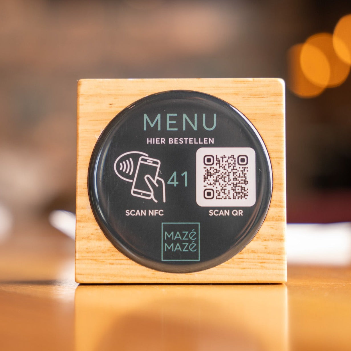 Digitale Speisekarte QR NFC - mit Tischnummer - Tischaufsteller Holz hell - loyal
